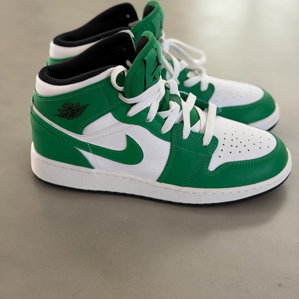 Brand New Nike Air Jordan 1 Mid Green and White